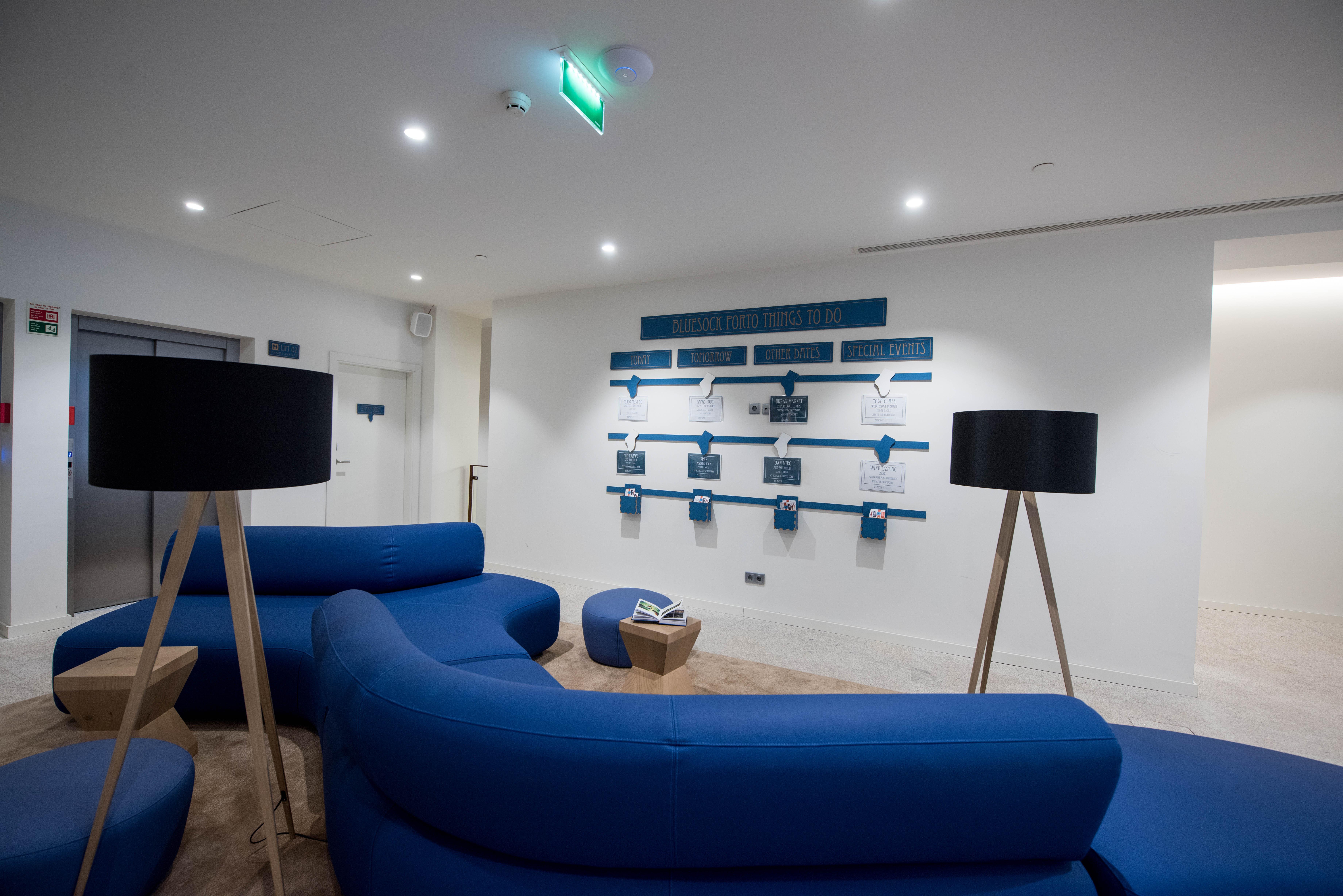 بيت شباب بلوسوك بورتو المظهر الخارجي الصورة The waiting room at the London headquarters