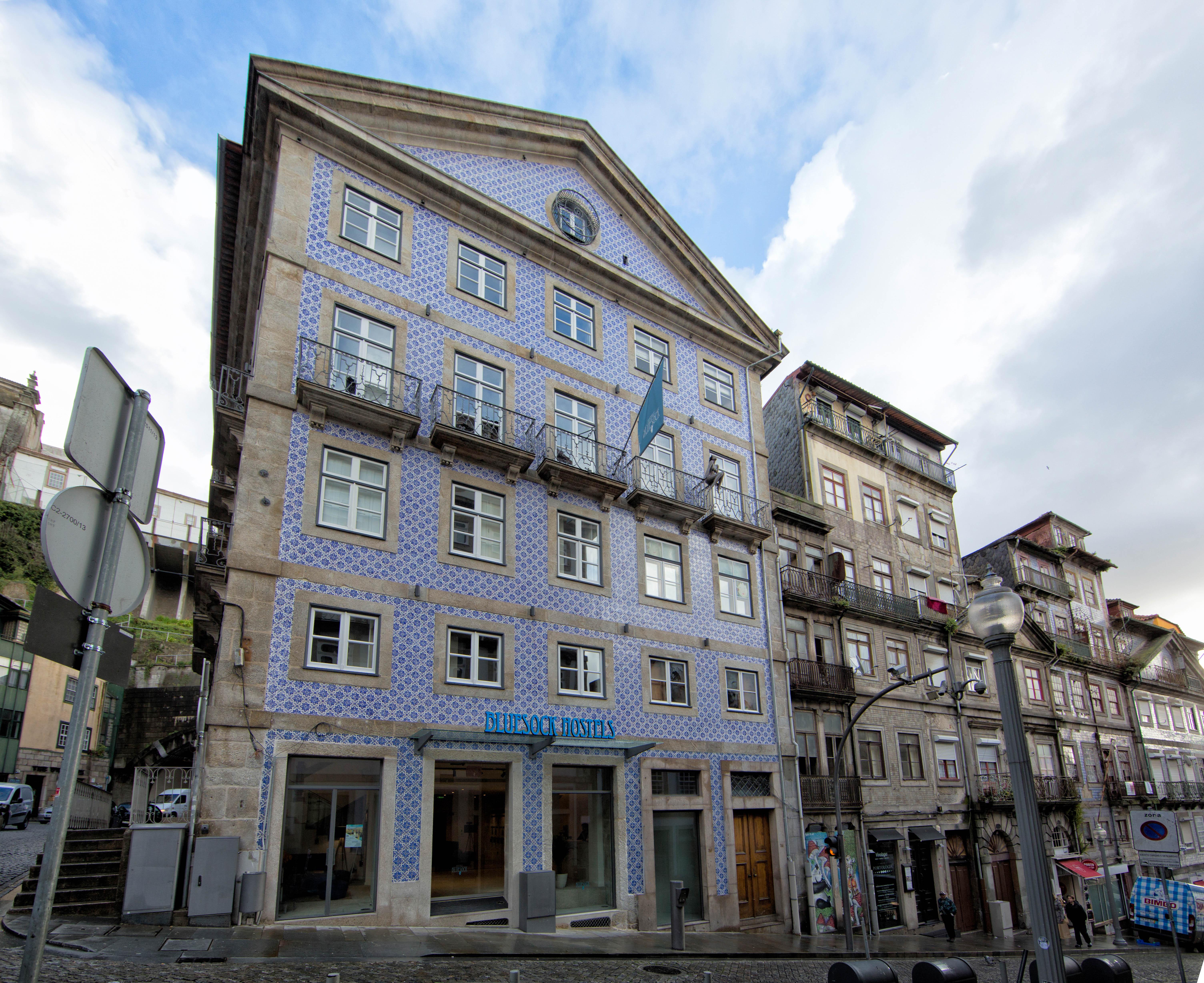 بيت شباب بلوسوك بورتو المظهر الخارجي الصورة The facade of the Portuguese Historical Society