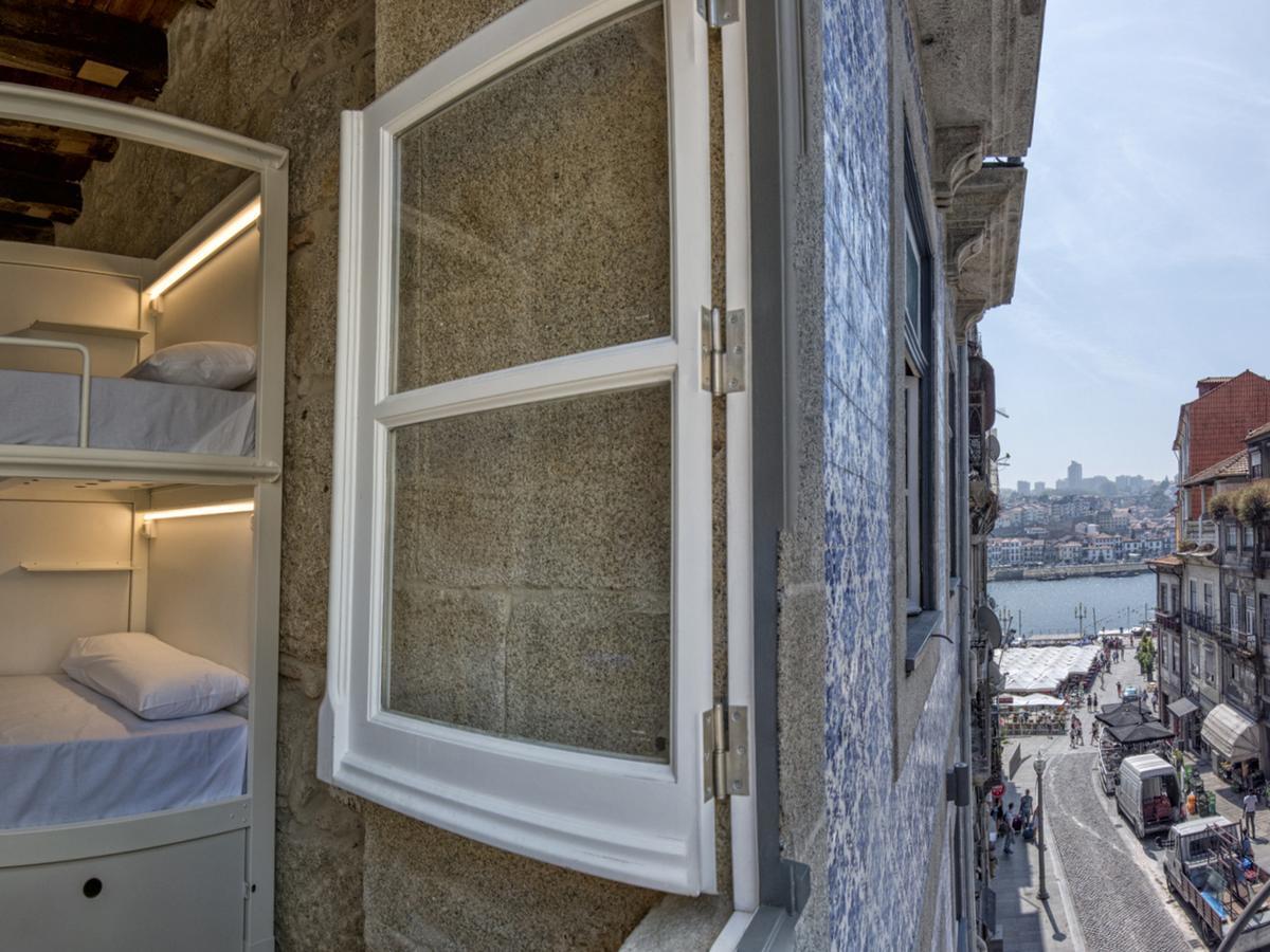 بيت شباب بلوسوك بورتو المظهر الخارجي الصورة A window in Lisbon, Portugal
