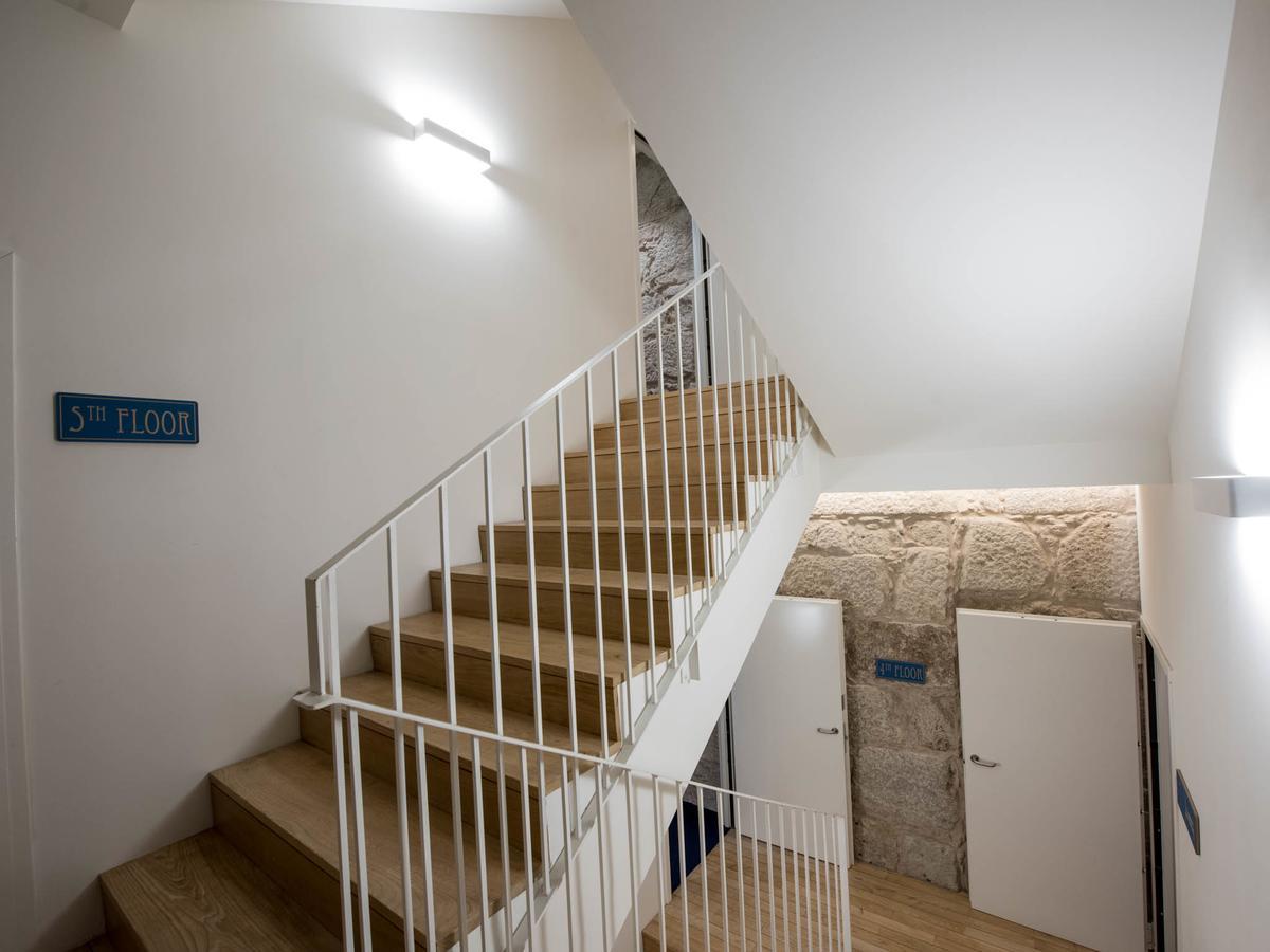 بيت شباب بلوسوك بورتو المظهر الخارجي الصورة Stairs in the new building