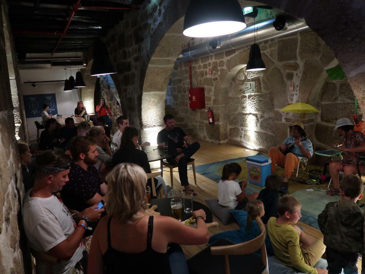 بيت شباب بلوسوك بورتو المظهر الخارجي الصورة The interior of the bar